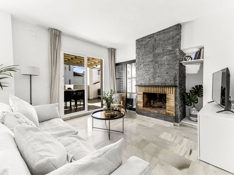 Apartment for Sale in Nueva Andalucía, Malaga 4