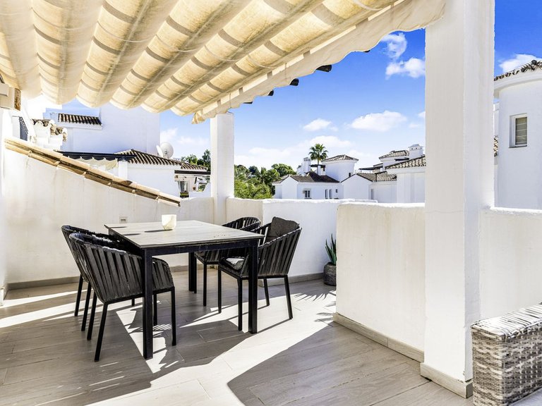 Apartment for Sale in Nueva Andalucía, Malaga 6