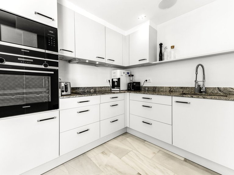 Apartment for Sale in Nueva Andalucía, Malaga 7