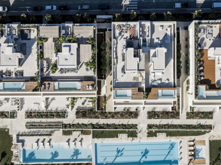 Villa for Sale in The Golden Mile, Malaga 1