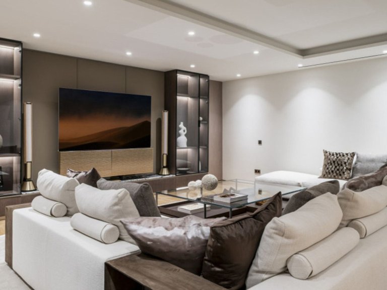 Villa for Sale in The Golden Mile, Malaga 20