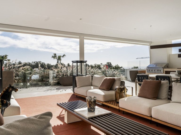 Villa for Sale in The Golden Mile, Malaga 23