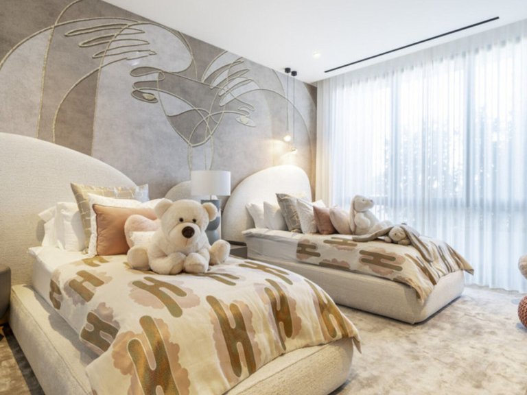 Villa for Sale in The Golden Mile, Malaga 28