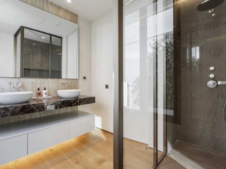 Villa for Sale in The Golden Mile, Malaga 30