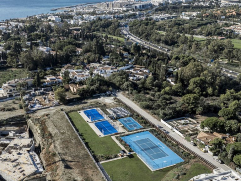 Villa for Sale in The Golden Mile, Malaga 33