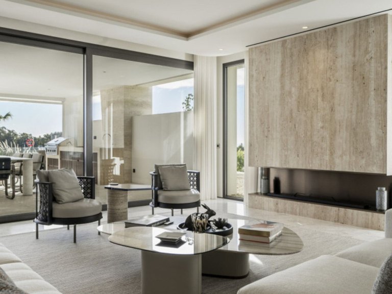 Villa for Sale in The Golden Mile, Malaga 4