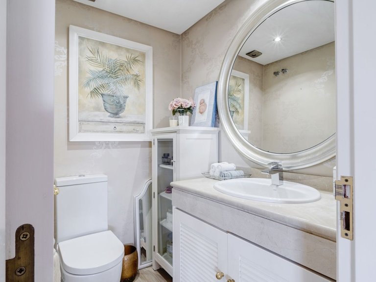 Apartment for Sale in Bahía De Marbella, Malaga 24