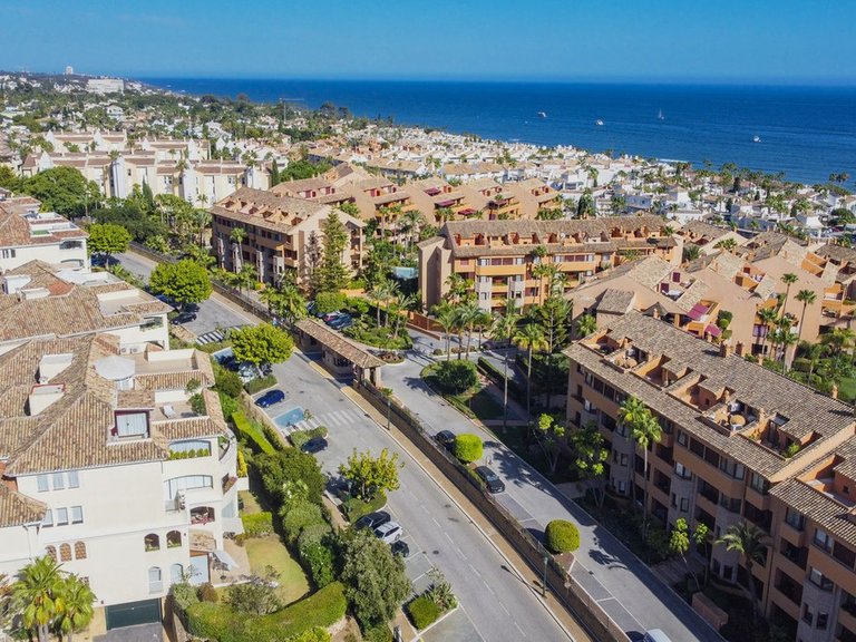 Apartment for Sale in Bahía De Marbella, Malaga 3