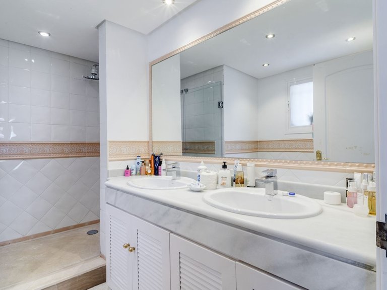 Apartment for Sale in Bahía De Marbella, Malaga 38