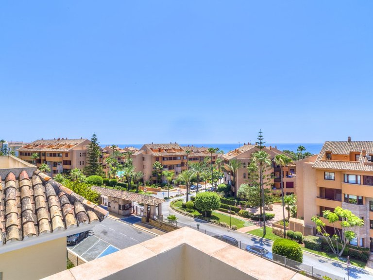 Apartment for Sale in Bahía De Marbella, Malaga 5