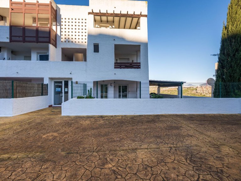 Apartment for Sale in La Duquesa, Malaga 32