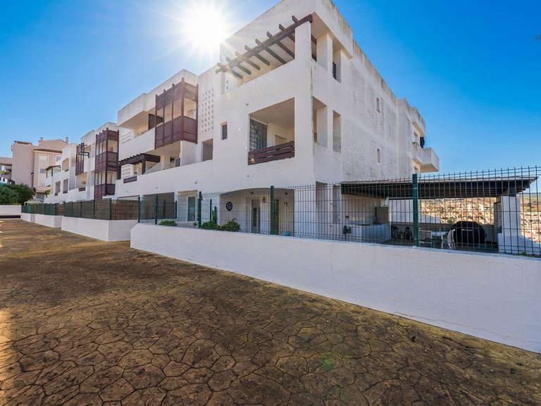 Apartment for Sale in La Duquesa, Malaga 36