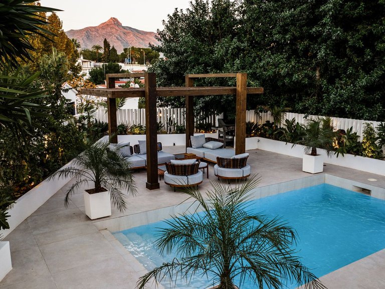 Villa for Sale in Puerto Banús, Malaga 11