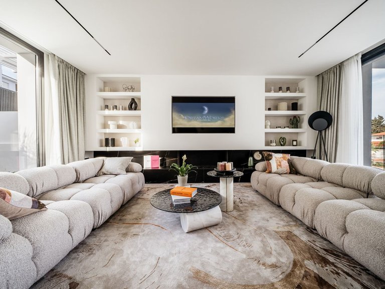 Villa for Sale in Puerto Banús, Malaga 16