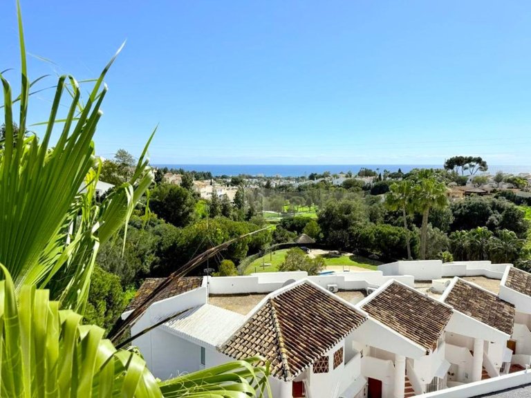 Apartment for Sale in Calahonda, Malaga 28