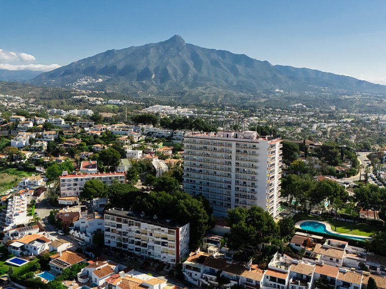 Apartment for Sale in Nueva Andalucía, Malaga 14
