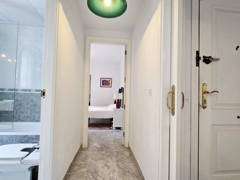 Apartment for Sale in Nueva Andalucía, Malaga 23