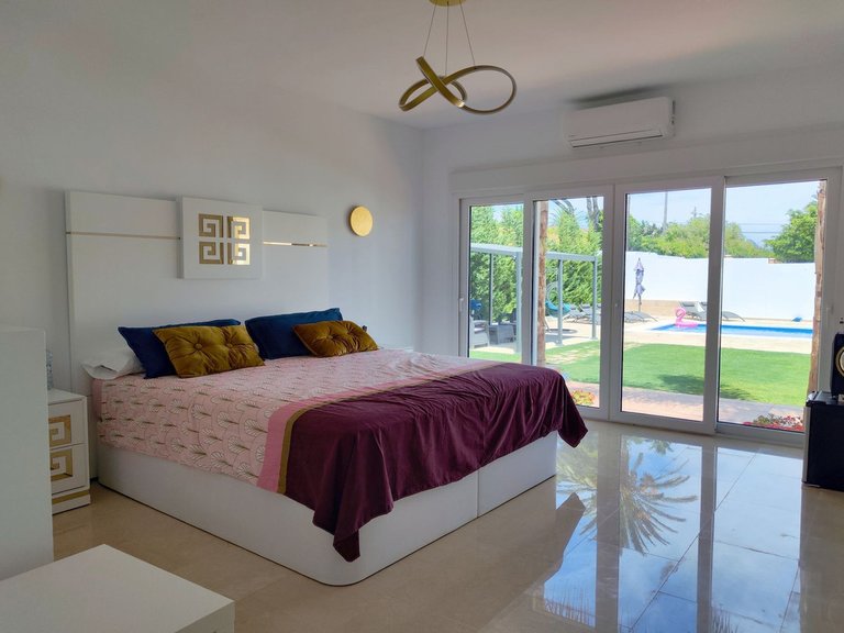 Villa for Sale in Estepona, Malaga 16