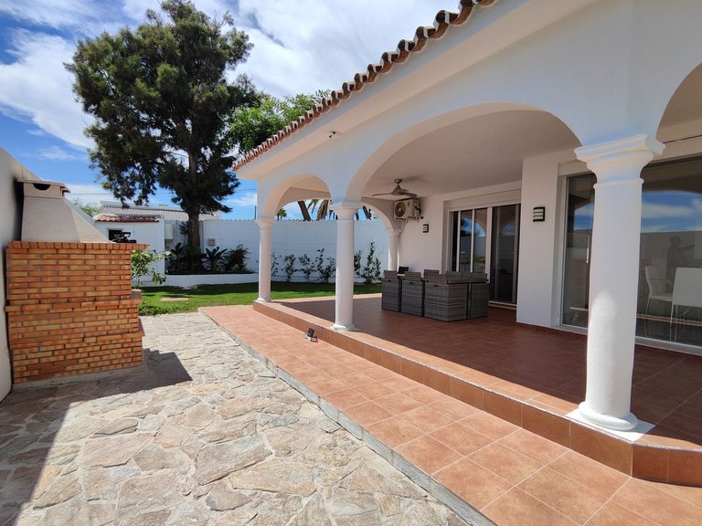 Villa for Sale in Estepona, Malaga 18