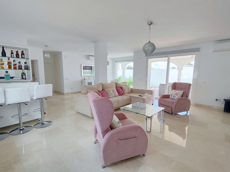 Villa for Sale in Estepona, Malaga 19