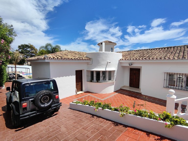 Villa for Sale in Estepona, Malaga 2