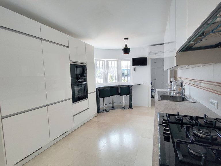 Villa for Sale in Estepona, Malaga 24