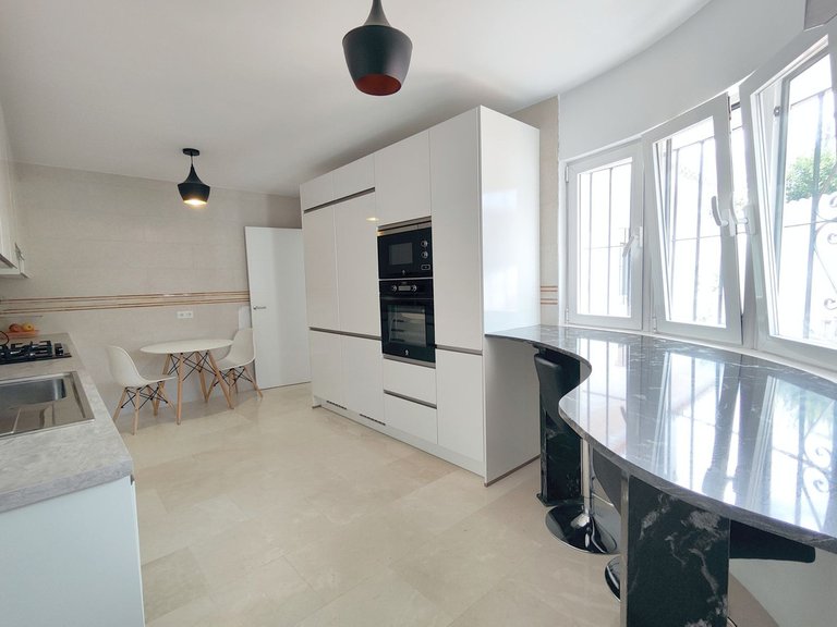 Villa for Sale in Estepona, Malaga 27