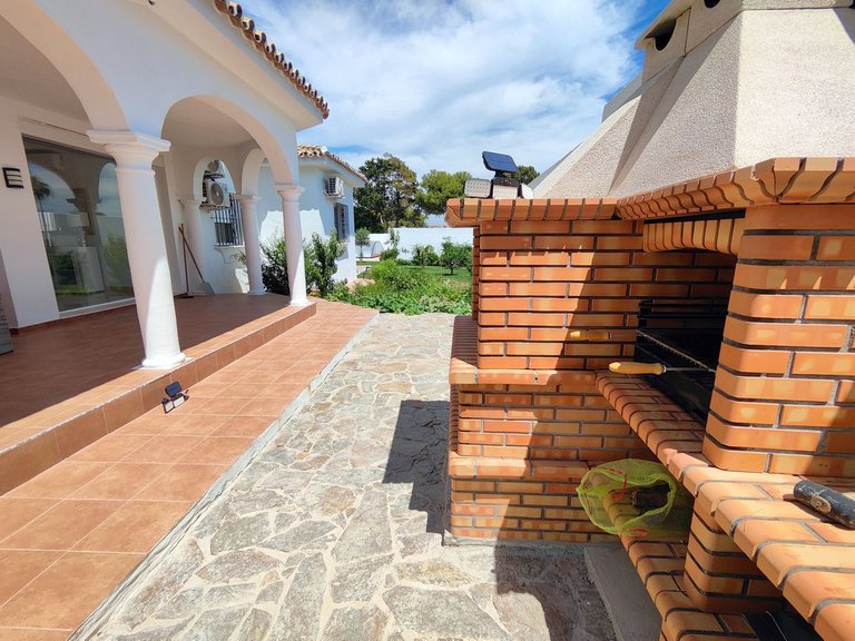 Villa for Sale in Estepona, Malaga 37