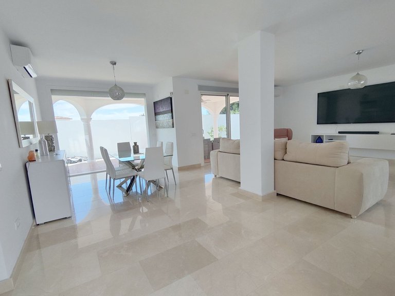 Villa for Sale in Estepona, Malaga 4