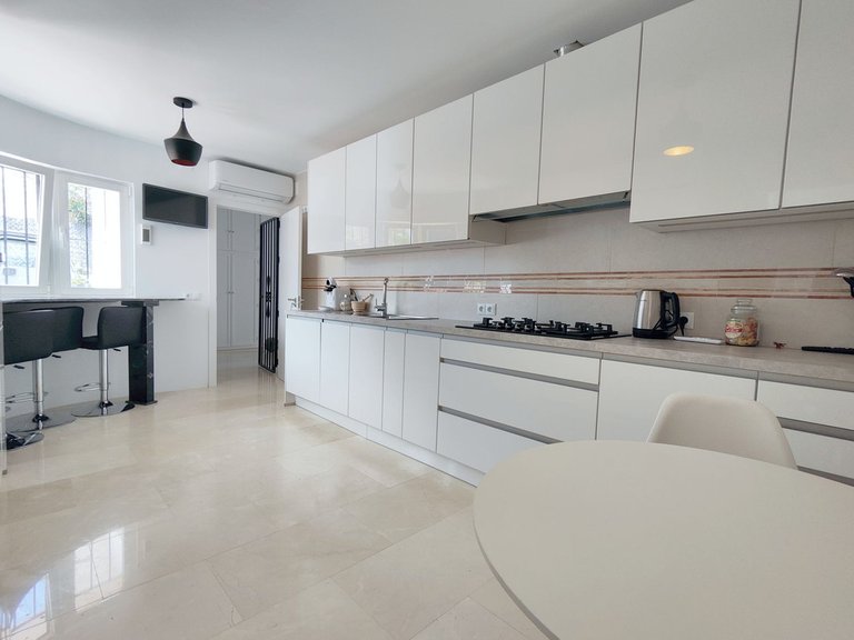 Villa for Sale in Estepona, Malaga 5