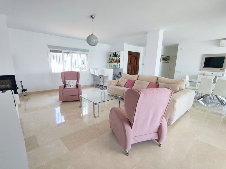 Villa for Sale in Estepona, Malaga 8