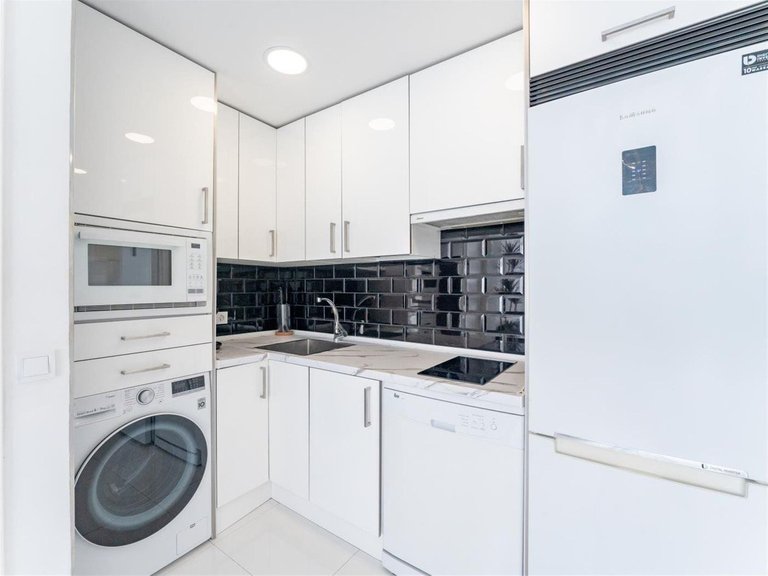 Apartment for Sale in Costa del Sol, Benalmadena Costa, Malaga 10