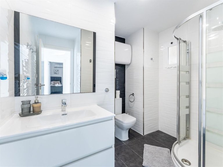 Apartment for Sale in Costa del Sol, Benalmadena Costa, Malaga 9