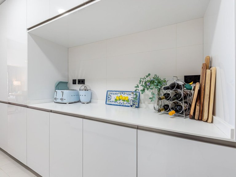 Apartment for Sale in Costa del Sol, Estepona, Malaga 8