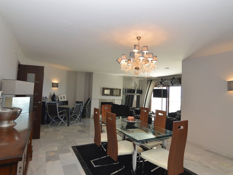 Apartment for Sale in Puerto Banús, Malaga 11
