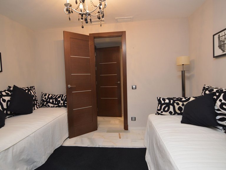 Apartment for Sale in Puerto Banús, Malaga 14