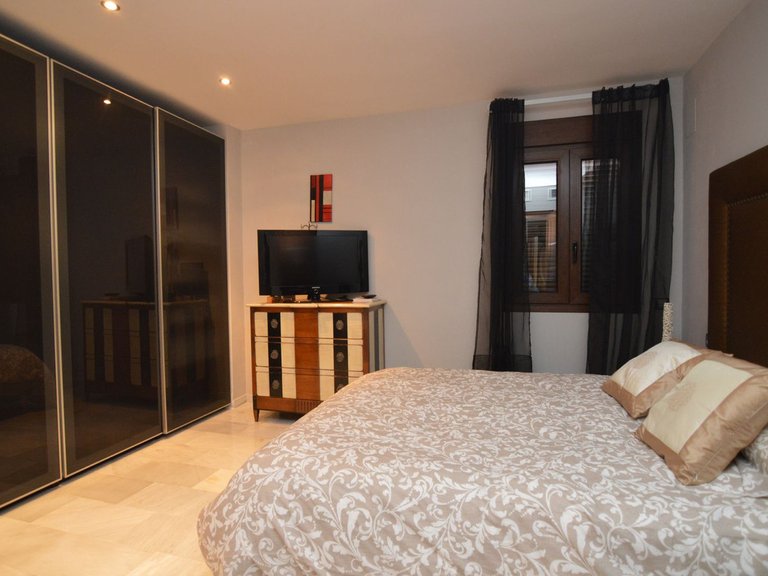 Apartment for Sale in Puerto Banús, Malaga 15
