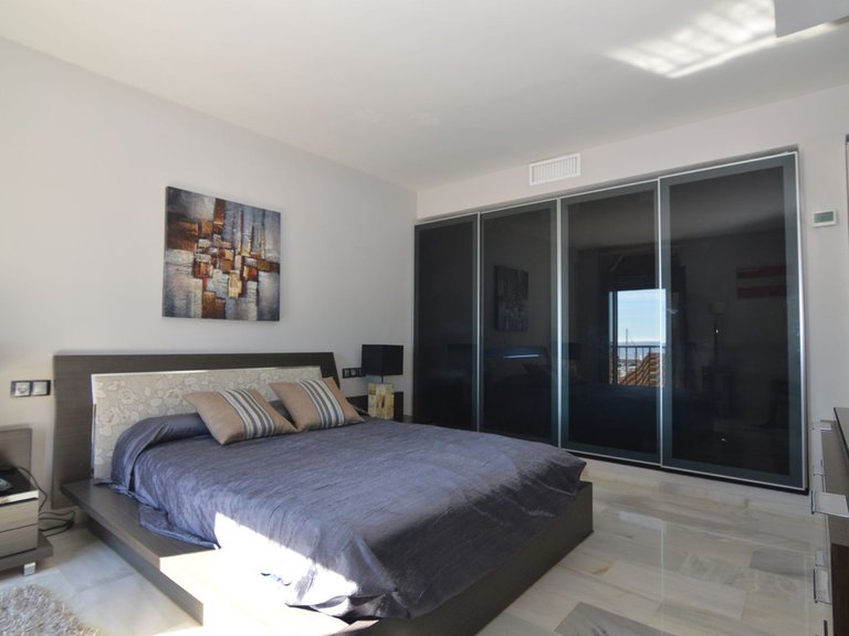 Apartment for Sale in Puerto Banús, Malaga 20