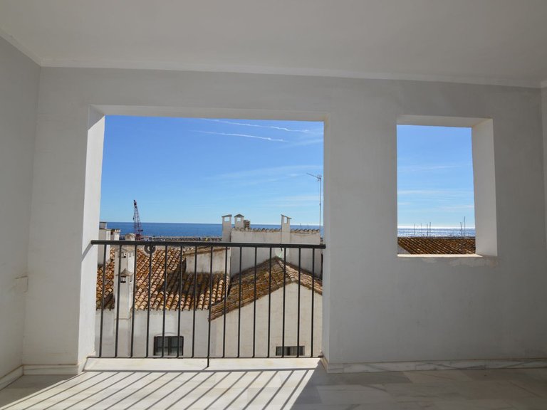 Apartment for Sale in Puerto Banús, Malaga 4