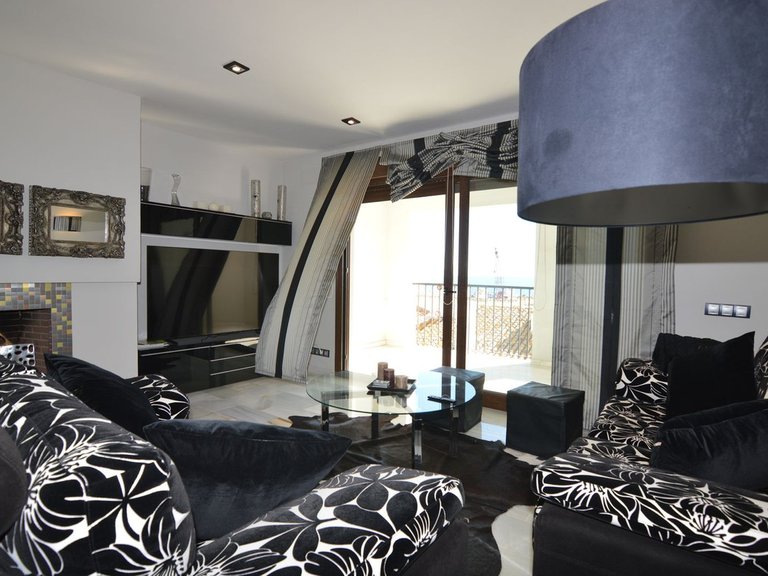 Apartment for Sale in Puerto Banús, Malaga 8