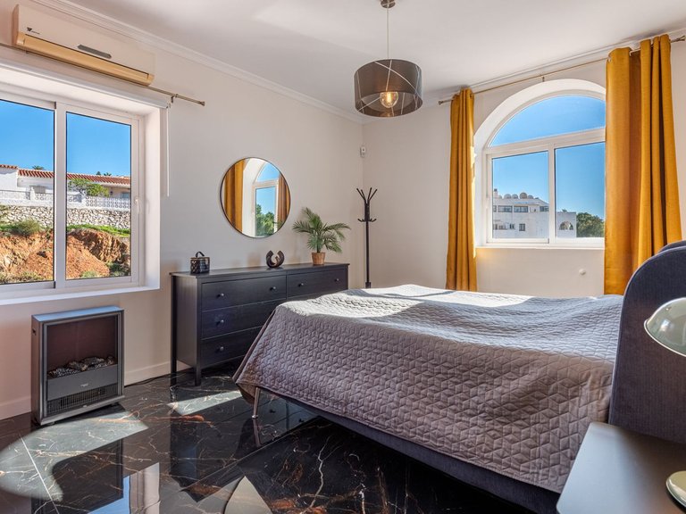 Villa for Sale in Torreblanca, Malaga 19