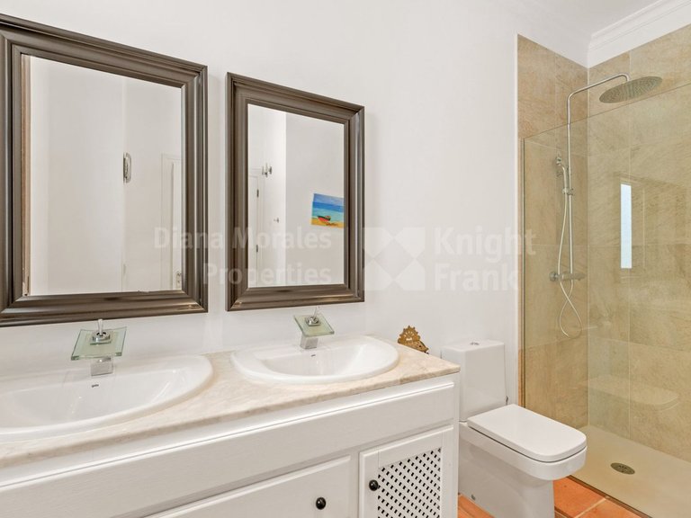 Villa for Sale in Marbella, Malaga 10