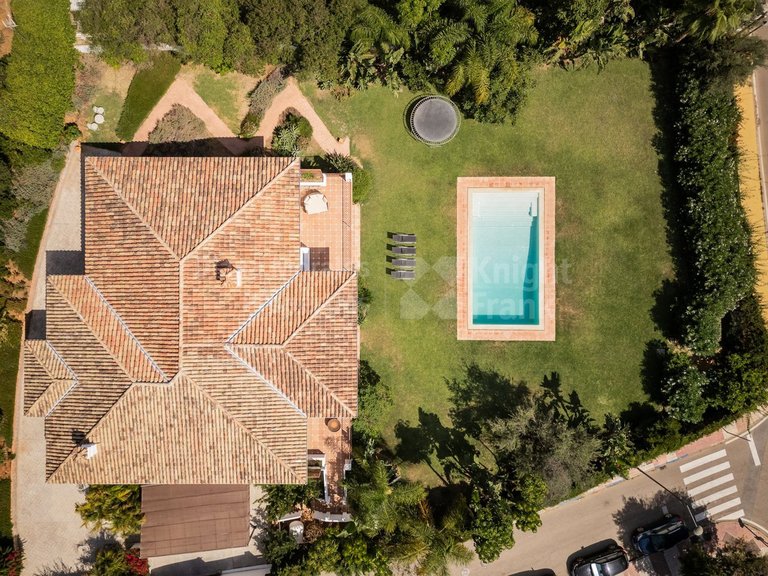 Villa for Sale in Marbella, Malaga 25
