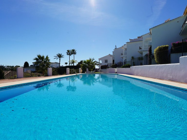 Apartment for Sale in El Paraiso, Malaga 1
