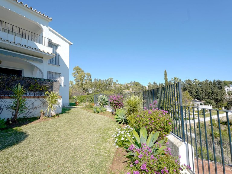Apartment for Sale in El Paraiso, Malaga 10