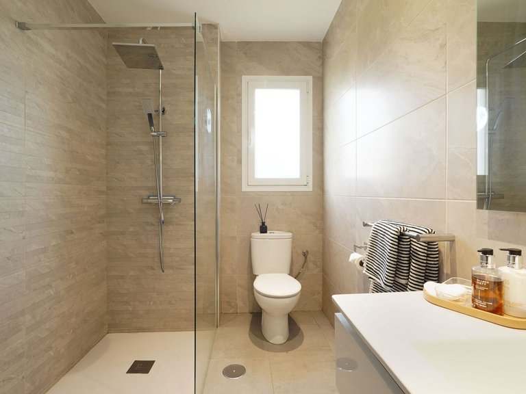 Apartment for Sale in El Paraiso, Malaga 11