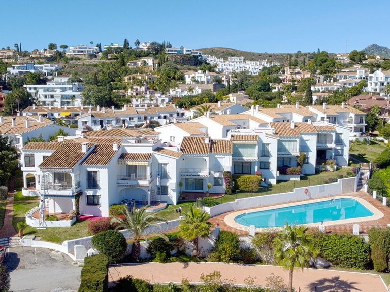 Apartment for Sale in El Paraiso, Malaga 18