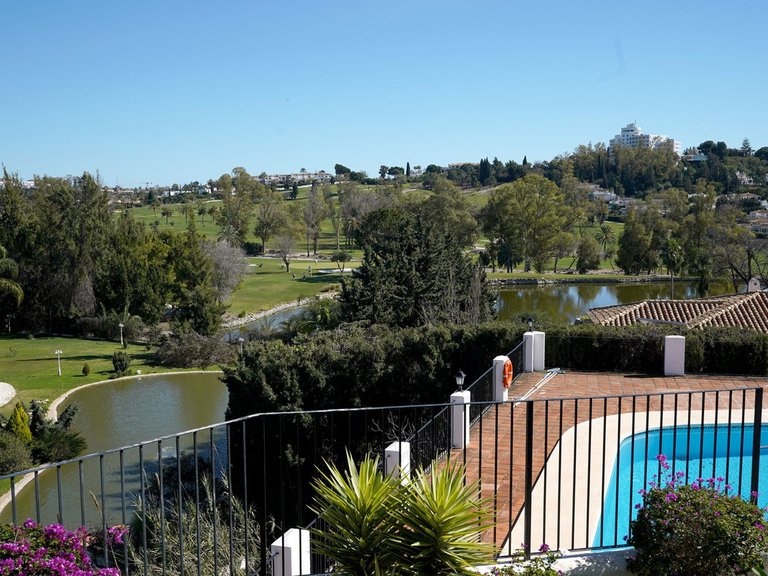 Apartment for Sale in El Paraiso, Malaga 22