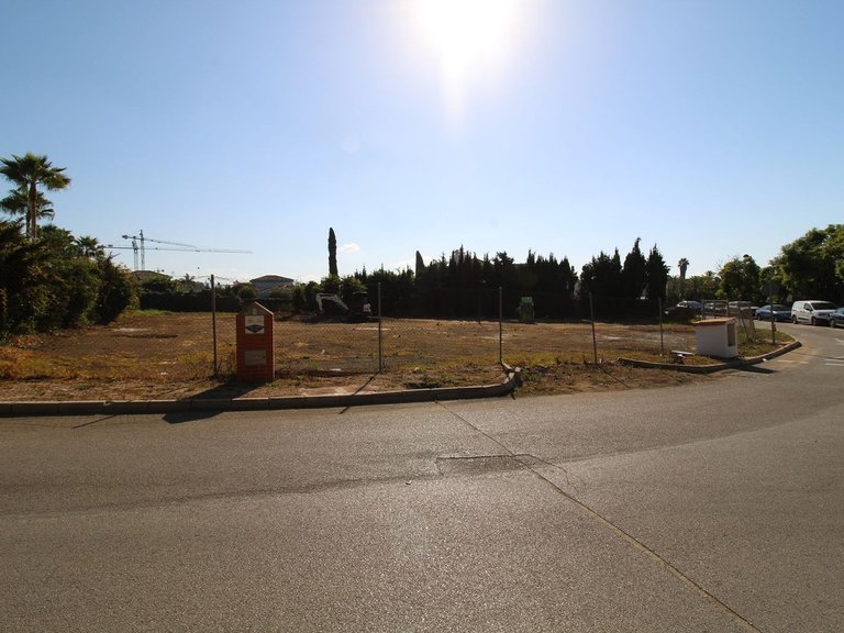Plot for Sale in The Golden Mile, Malaga 1