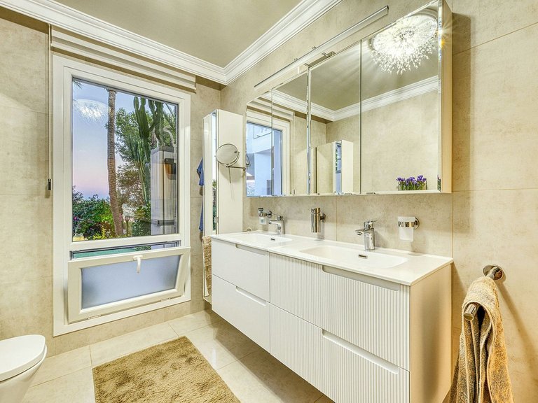 Villa for Sale in Hacienda Las Chapas, Malaga 10